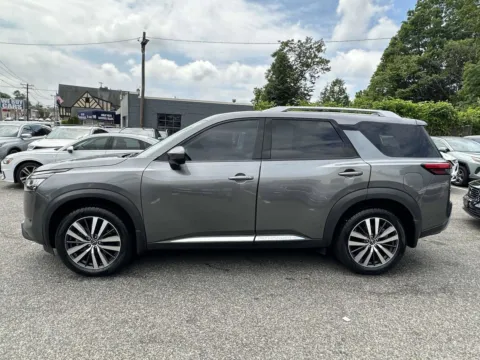 More photos of 2022 Nissan Pathfinder Platinum at Prestige Motors, NY