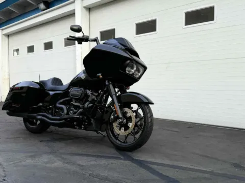 Photos of 2021 Harley-Davidson Touring Road Glide Special for sale in Tacoma, WA at Goodfellas Motor Company