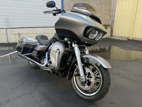 More photos of 2016 Harley-Davidson Road Glide Ultra at Goodfellas Motor Company, WA