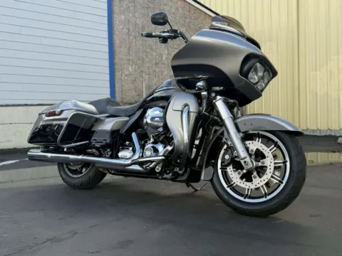 Photos of 2016 Harley-Davidson Road Glide Ultra for sale in Tacoma, WA at Goodfellas Motor Company