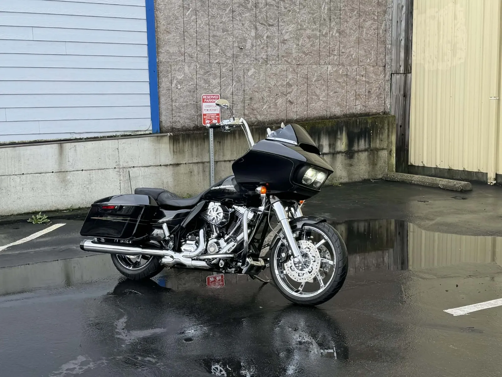 More photos of 2016 Harley-Davidson Road Glide Special at Goodfellas Motor Company, WA