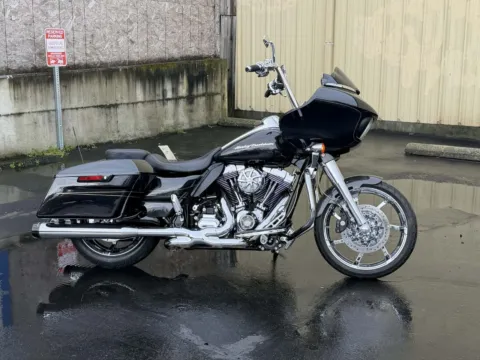Another view of 2016 Harley-Davidson Road Glide Special for sale in Tacoma, WA at Goodfellas Motor Company