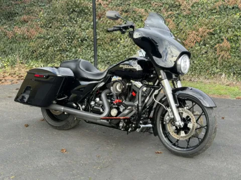 Photos of 2009 Harley-Davidson Street Glide for sale in Tacoma, WA at Goodfellas Motor Company