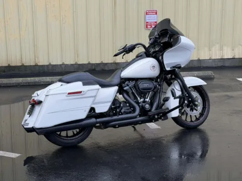 Photos of 2018 Harley-Davidson Road Glide Special for sale in Tacoma, WA at Goodfellas Motor Company