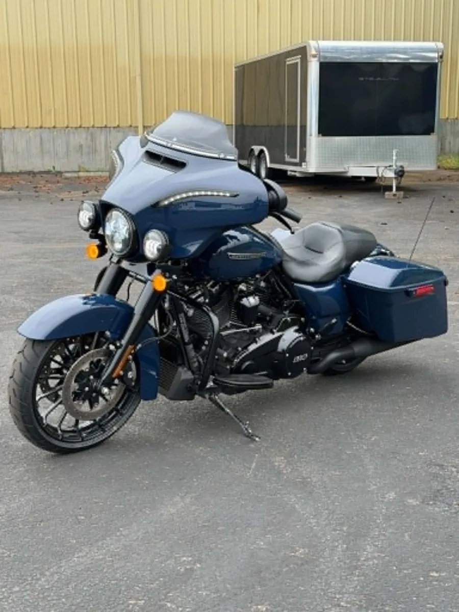 Photos of 2019 Harley-Davidson Street Glide Special for sale in Tacoma, WA at Goodfellas Motor Company