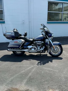 Photos of 2017 Harley-Davidson Electra Glide CVO Limited for sale in Tacoma, WA at Goodfellas Motor Company