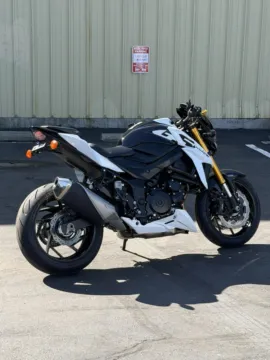 Photos of 2021 Suzuki GSX-S for sale in Tacoma, WA at Goodfellas Motor Company
