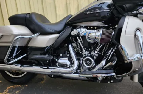 More photos of 2018 Harley-Davidson Road Glide Ultra at Goodfellas Motor Company, WA