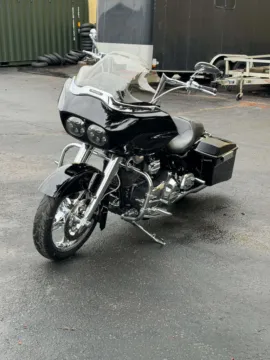 More photos of 2011 Harley-Davidson Road Glide Custom at Goodfellas Motor Company, WA
