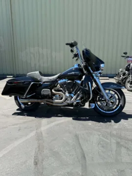 Another view of 2016 Harley-Davidson Electra Glide Ultra Limited for sale in Tacoma, WA at Goodfellas Motor Company