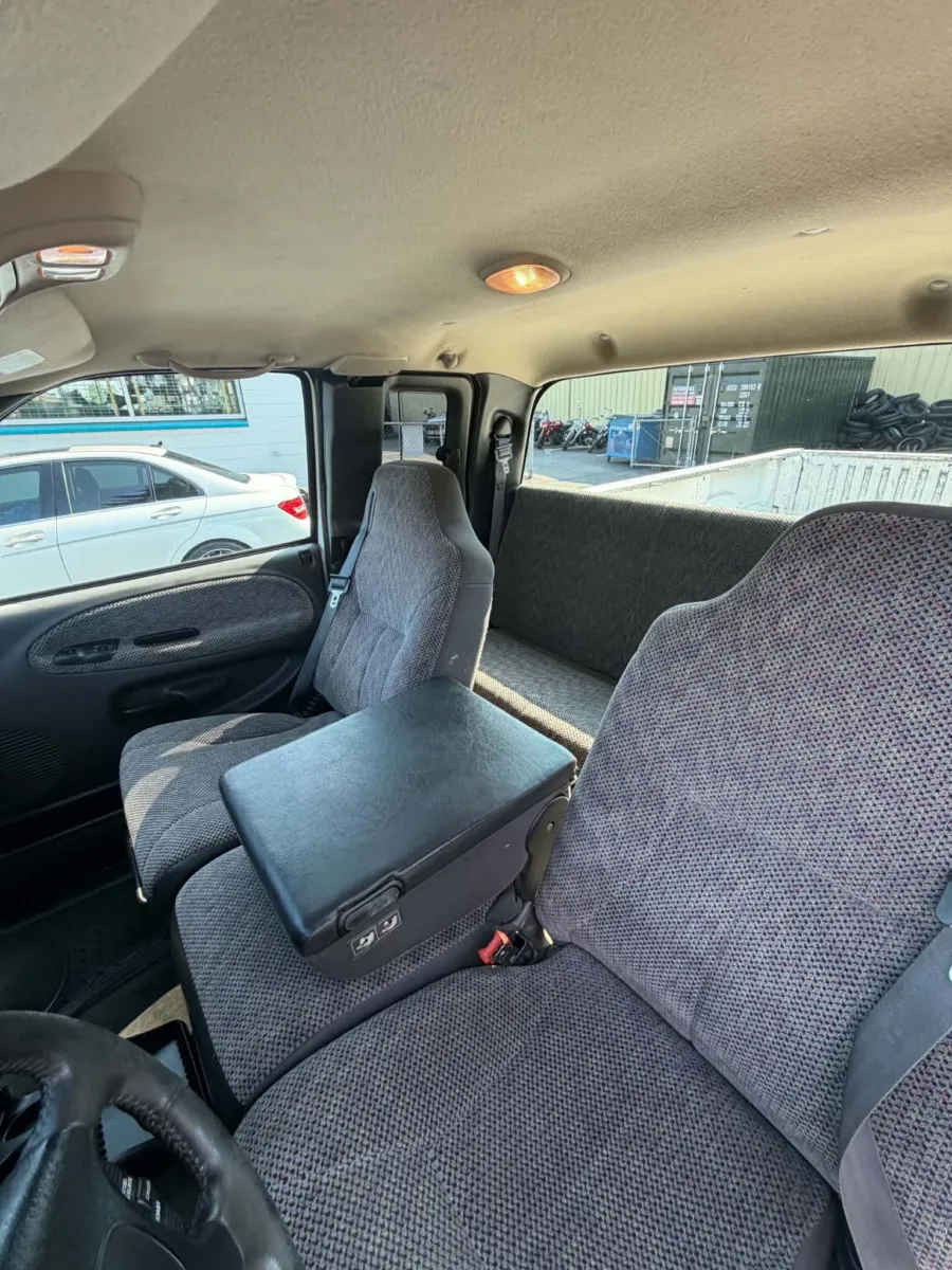 1998 Dodge Ram Pickup ST - Photo 12