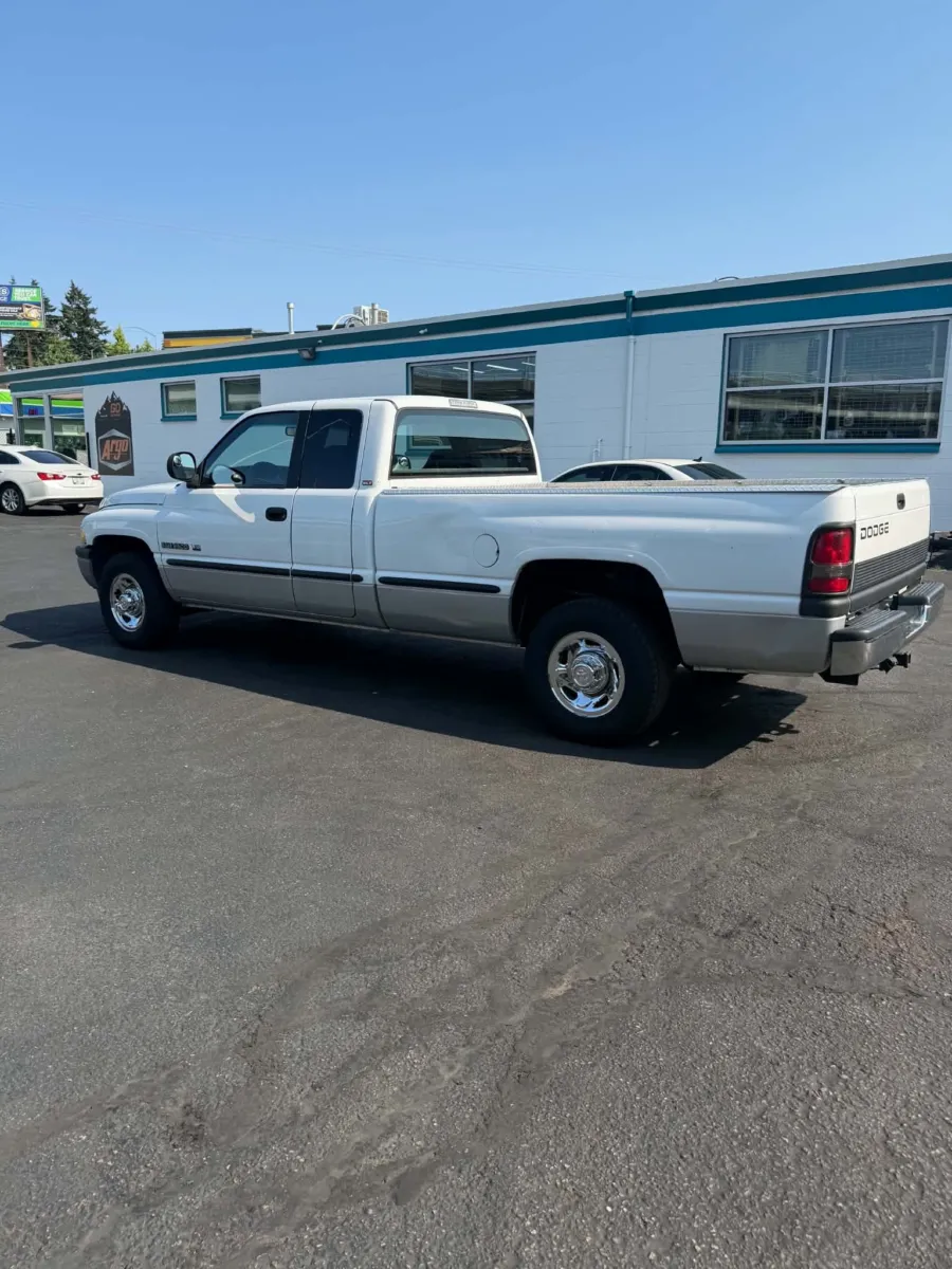 1998 Dodge Ram Pickup ST - Photo 16