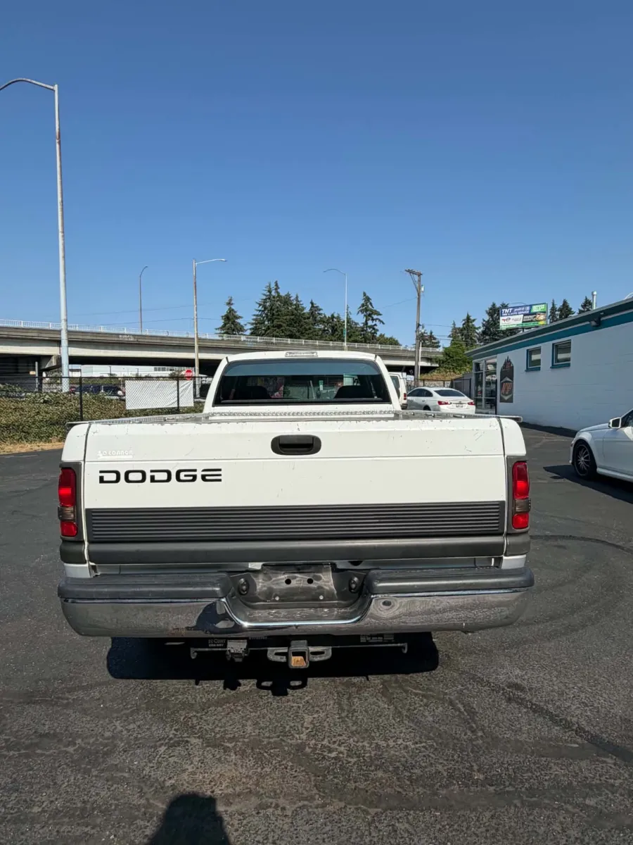 1998 Dodge Ram Pickup ST - Photo 7