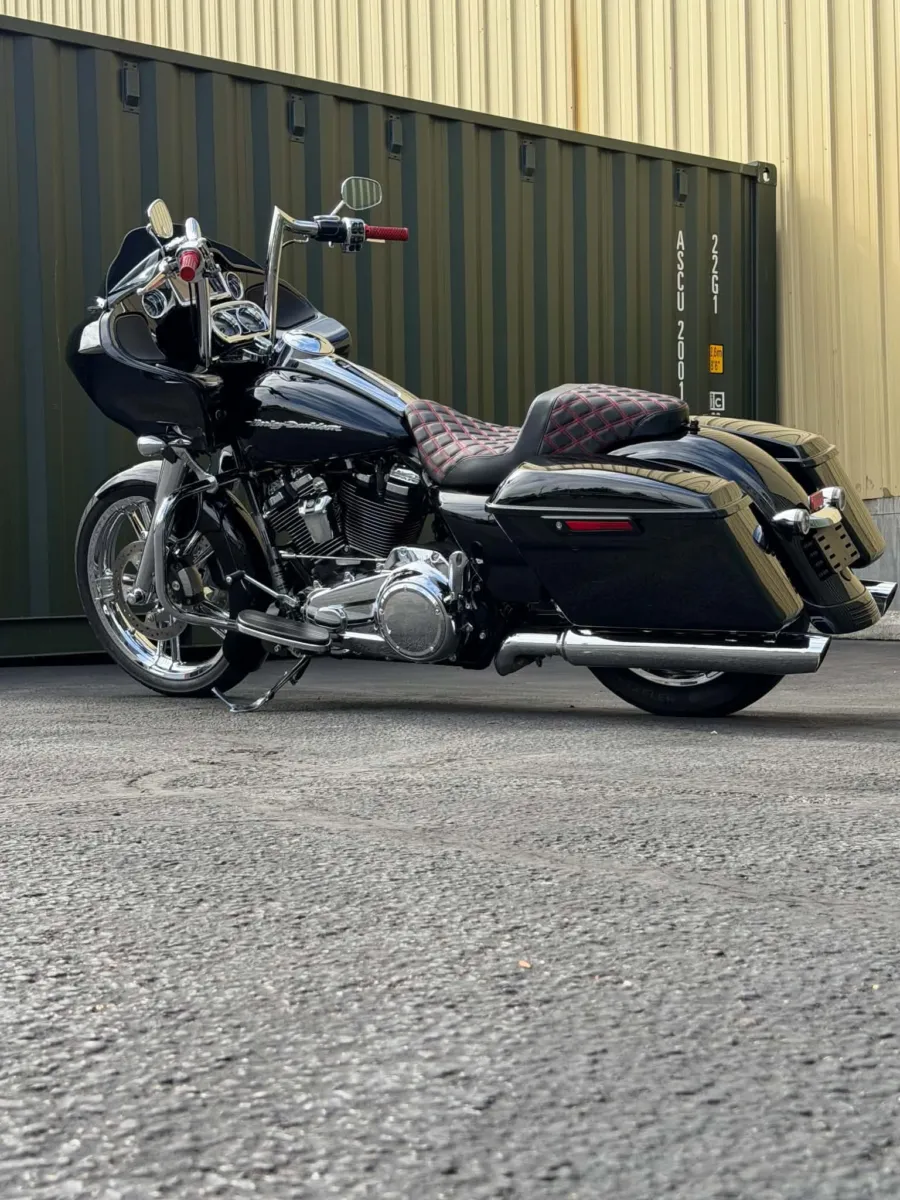 Photos of 2017 Harley-Davidson Road Glide Special for sale in Tacoma, WA at Goodfellas Motor Company