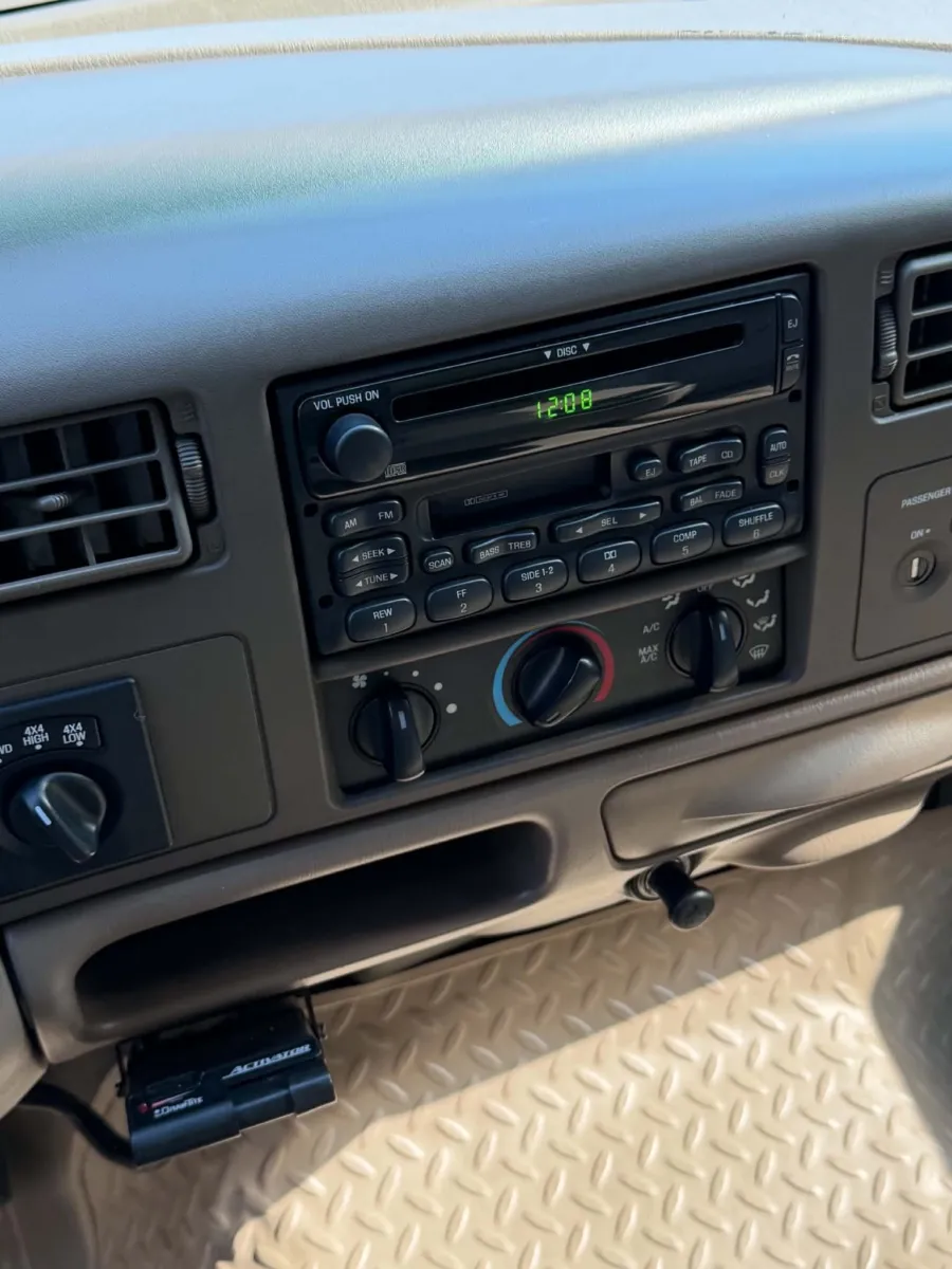 2000 Ford F-250 Super Duty LARIAT - Photo 20