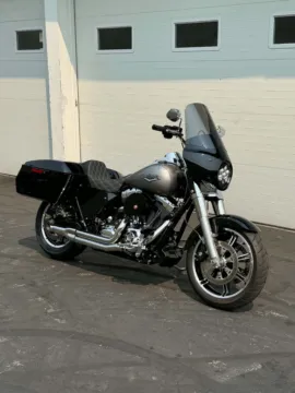 Silver 2016 Harley-Davidson Road King for sale in Tacoma, WA