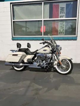 White 2015 Harley-Davidson Road King for sale in Tacoma, WA