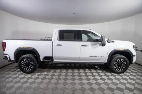 More photos of 2024 GMC Sierra 2500HD Denali Ultimate at Certified Benz & Beemer Buying Center, AZ