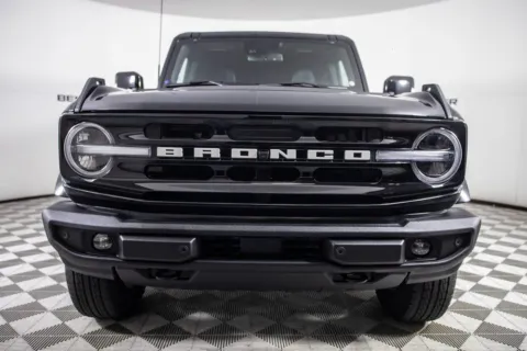 More photos of 2022 Ford Bronco Outer Banks at Certified Benz & Beemer Buying Center, AZ