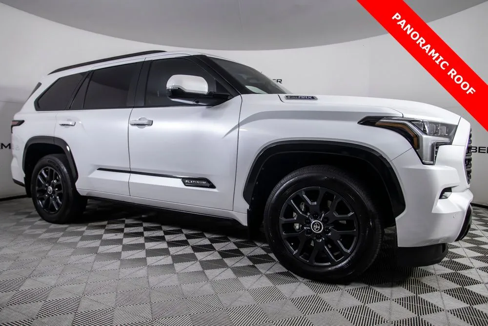 2024 Toyota Sequoia Platinum's photo