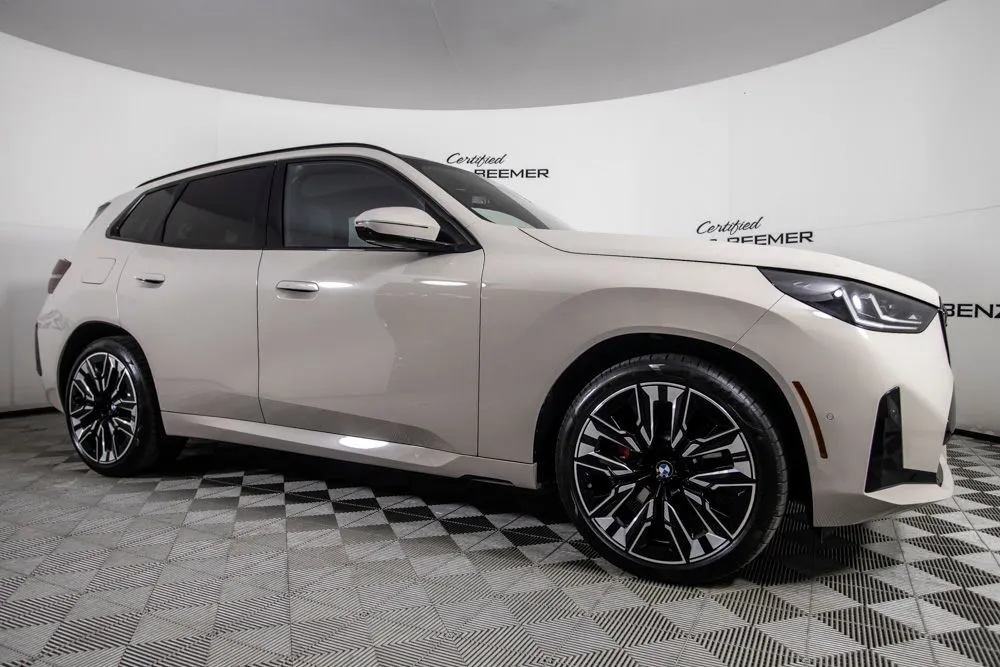 2025 BMW X3 30's photo