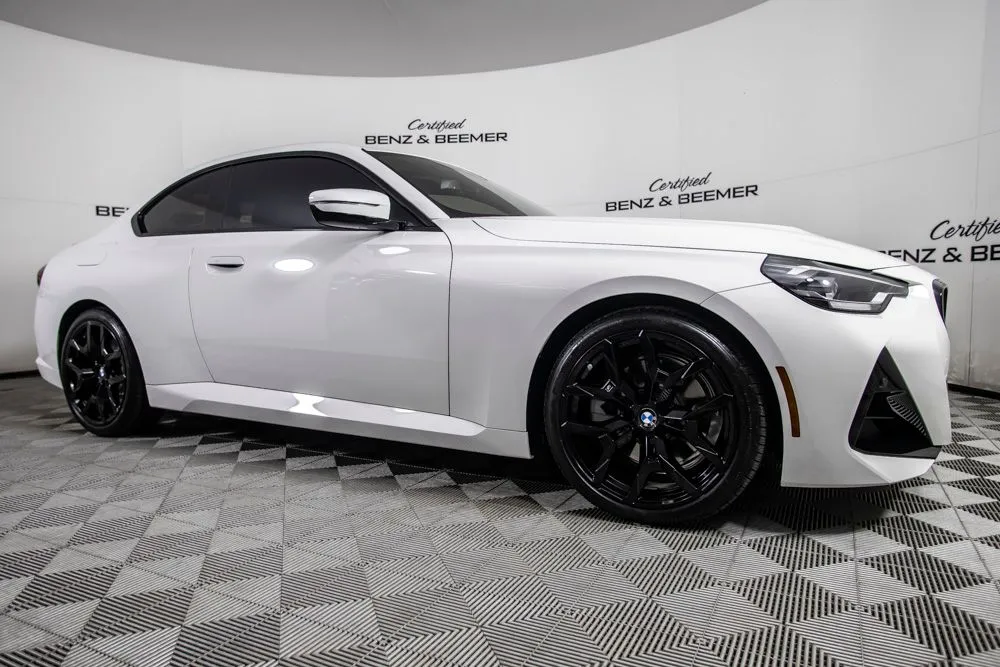 2025 BMW 2 Series 230i's photo