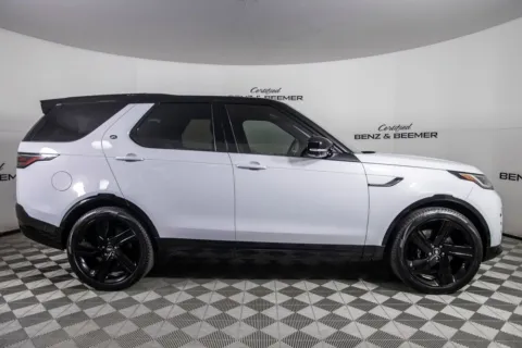 More photos of 2023 Land Rover Discovery Metropolitan Edition at Certified Benz & Beemer, AZ