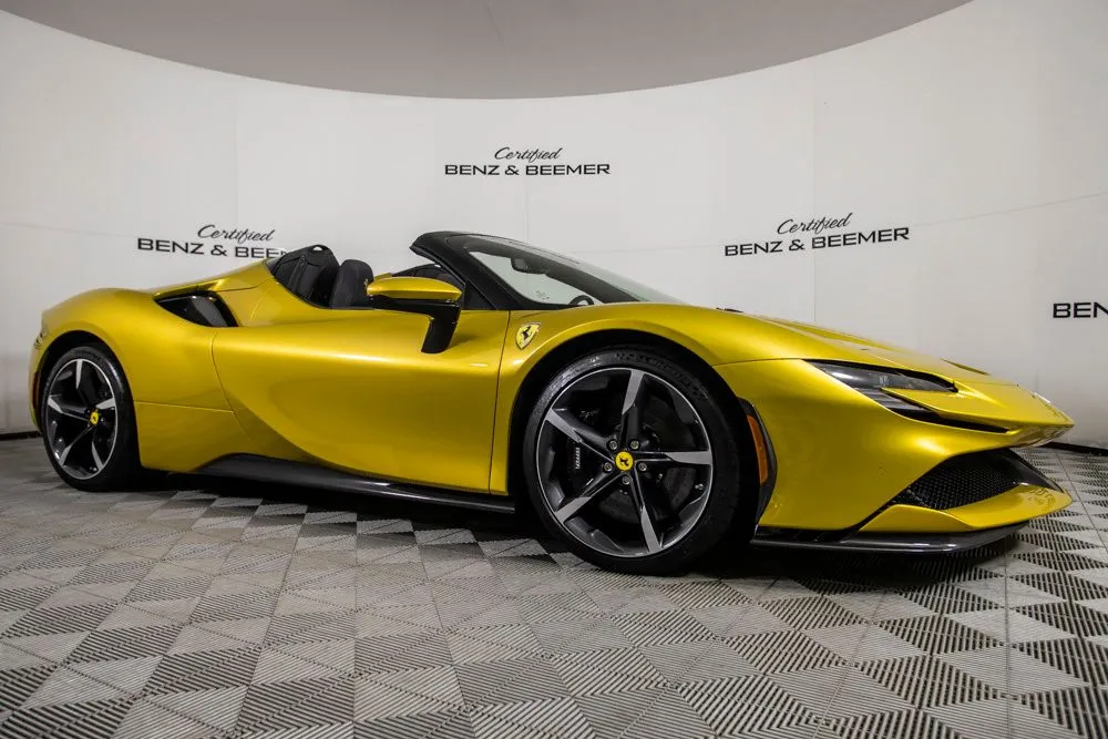 2024 Ferrari SF90 Base's photo