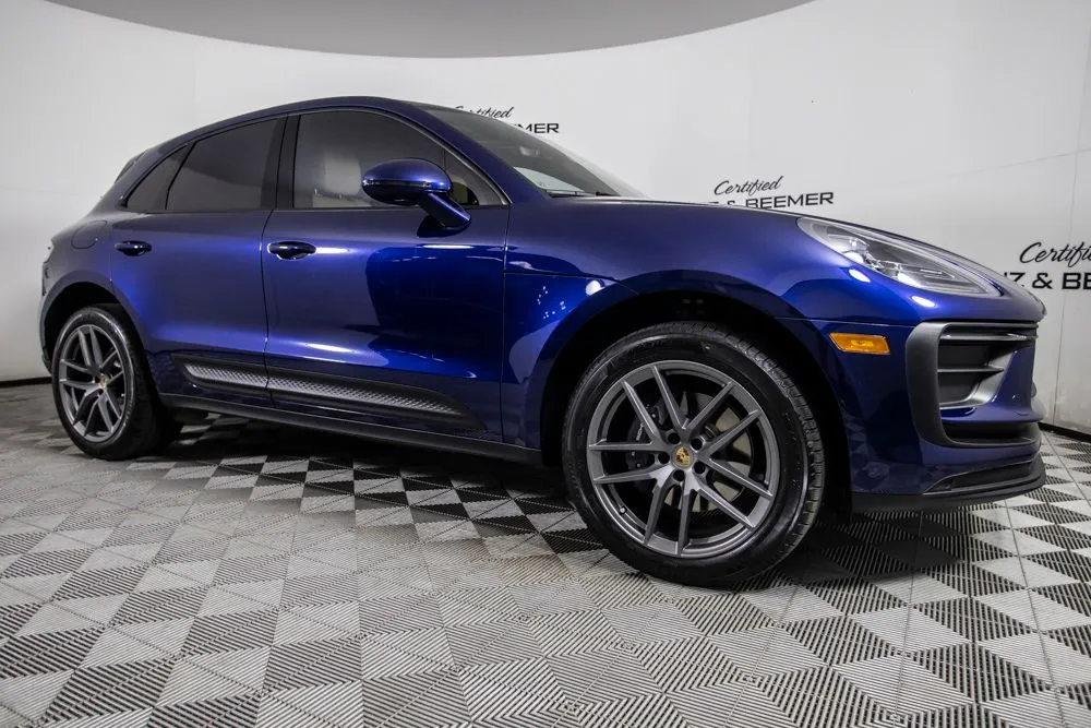 2023 Porsche Macan T's photo