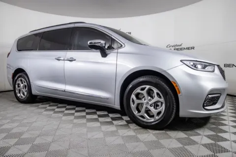 Silver 2023 Chrysler Pacifica Limited for sale in Scottsdale, AZ