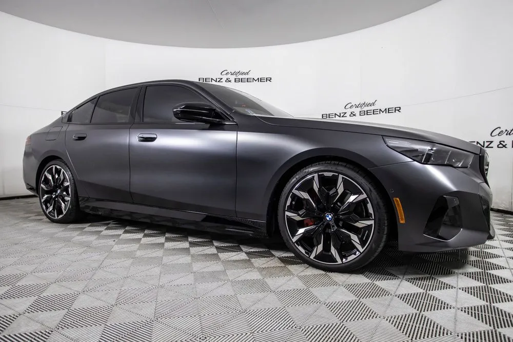 2025 BMW i5 M60's photo