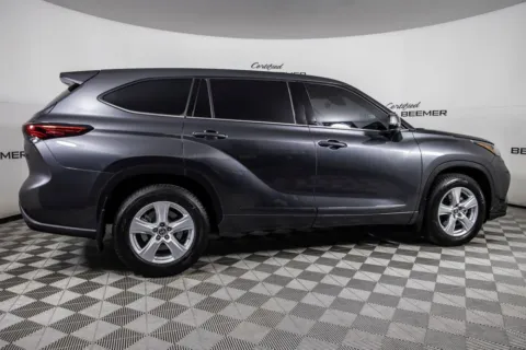 More photos of 2020 Toyota Highlander L at Certified Benz & Beemer, AZ