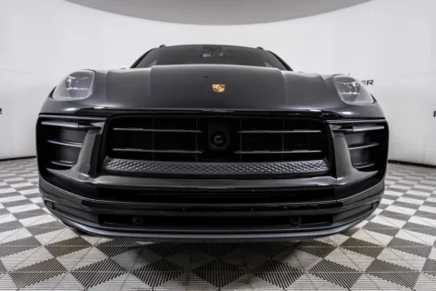 More photos of 2023 Porsche Macan at Certified Benz & Beemer, AZ