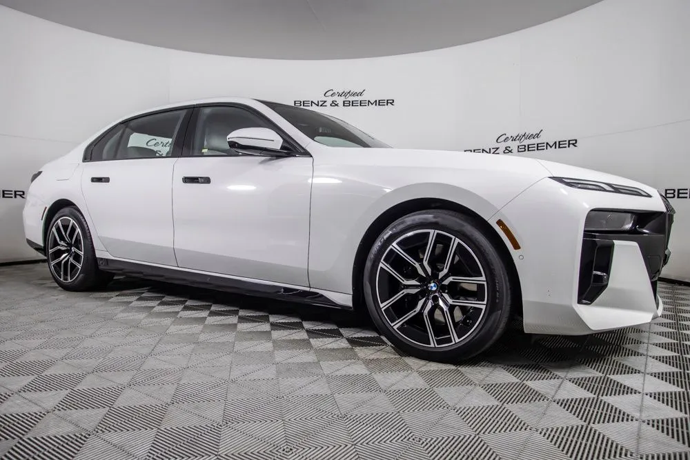 White 2023 BMW 7 Series 740i for sale in Scottsdale, AZ