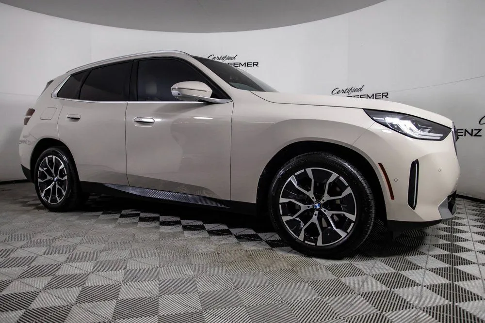 2025 BMW X3 xDrive30's photo