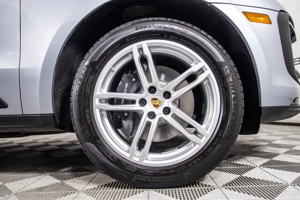 Porsche Macan photo 39