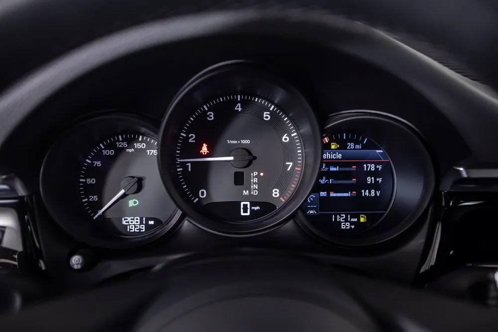 Porsche Macan photo 25