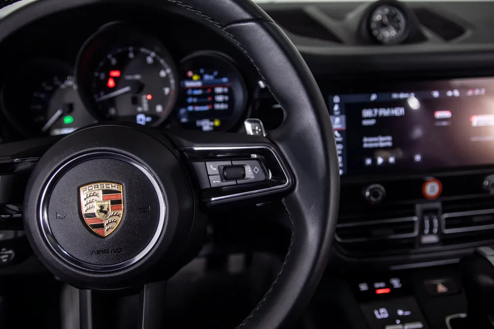 Porsche Macan photo 37