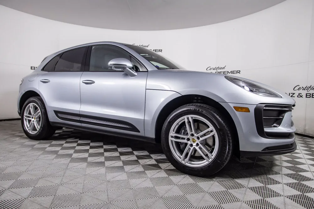 Porsche Macan photo 2