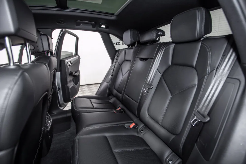 Porsche Macan photo 16