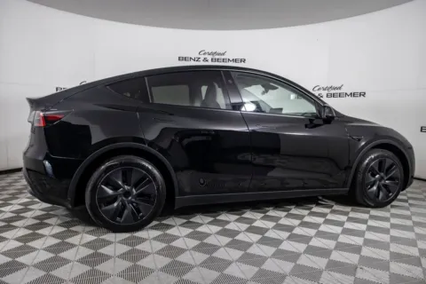 More photos of 2025 Tesla Model Y Long Range at Certified Benz & Beemer, AZ