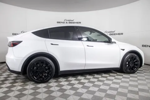 More photos of 2021 Tesla Model Y Long Range at Certified Benz & Beemer, AZ