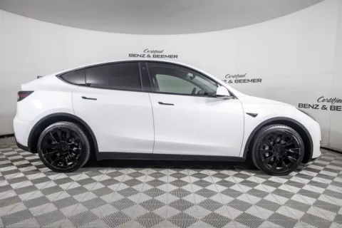 More photos of 2021 Tesla Model Y Long Range at Certified Benz & Beemer, AZ