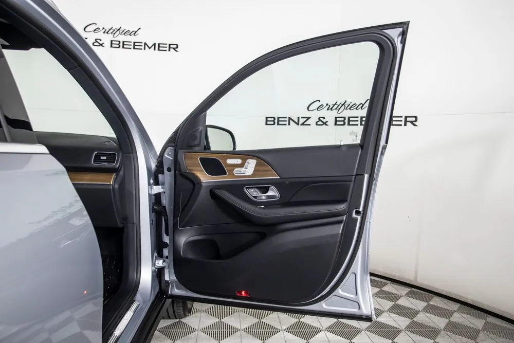 Mercedes-Benz GLE photo 17