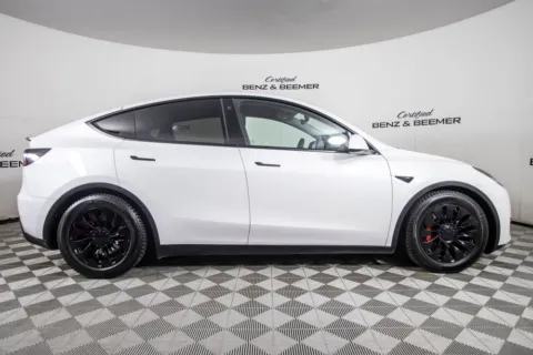 More photos of 2021 Tesla Model Y Performance at Certified Benz & Beemer, AZ