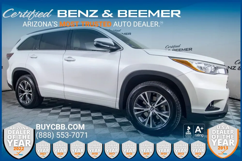 White 2016 Toyota Highlander XLE V6 for sale in Scottsdale, AZ