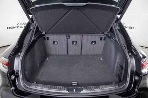 More photos of 2022 Porsche Macan at Certified Benz & Beemer, AZ