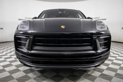 More photos of 2022 Porsche Macan at Certified Benz & Beemer, AZ