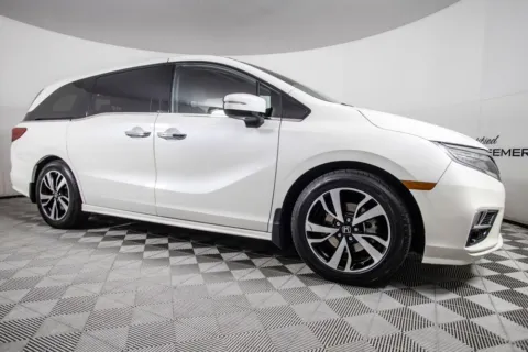 Another view of 2018 Honda Odyssey Elite for sale in Scottsdale, AZ at Certified Benz & Beemer