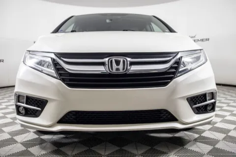 More photos of 2018 Honda Odyssey Elite at Certified Benz & Beemer, AZ